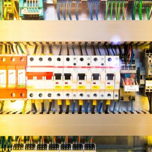 3 Reasons To Call Residential Electrician In Edmonton