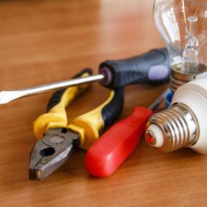 3 Reasons To Hire A Dependable Commercial Electrician